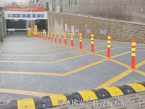 停車(chē)入口標(biāo)線(xiàn)